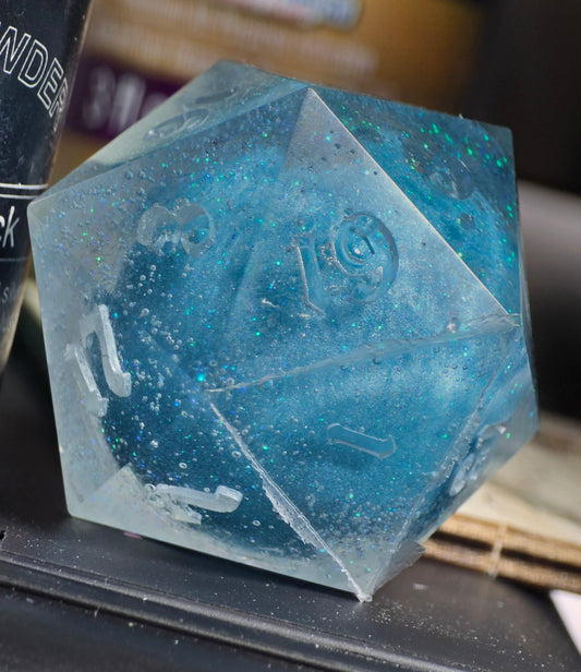 Prismatic Pool | Liquid Core | D20 | Chonk | 39mm